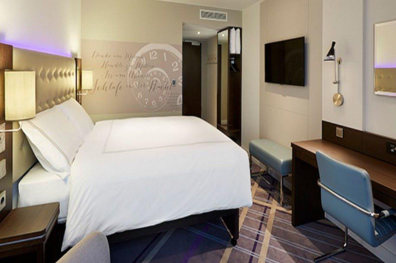 Premier Inn Duesseldorf City Friedrichstadt Ngoại thất bức ảnh