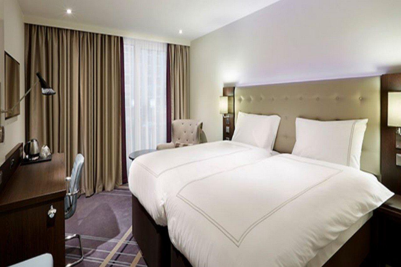 Premier Inn Duesseldorf City Friedrichstadt Ngoại thất bức ảnh
