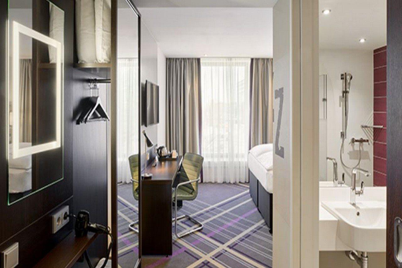 Premier Inn Duesseldorf City Friedrichstadt Ngoại thất bức ảnh