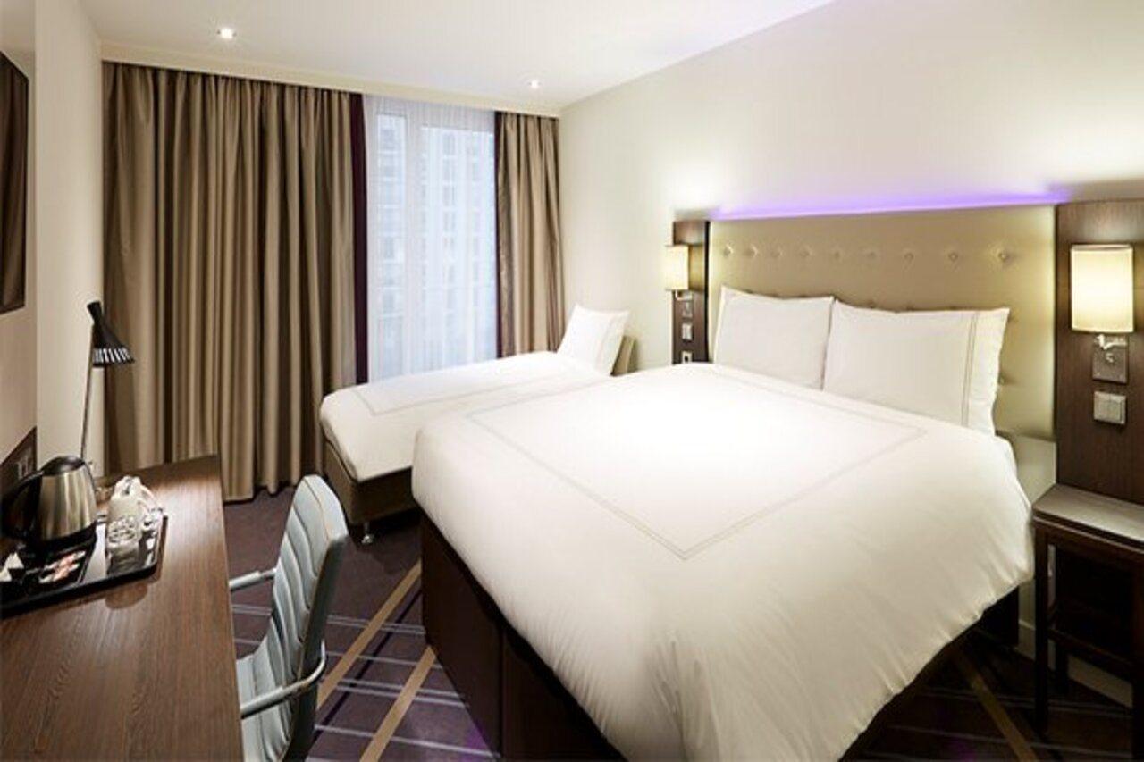 Premier Inn Duesseldorf City Friedrichstadt Ngoại thất bức ảnh