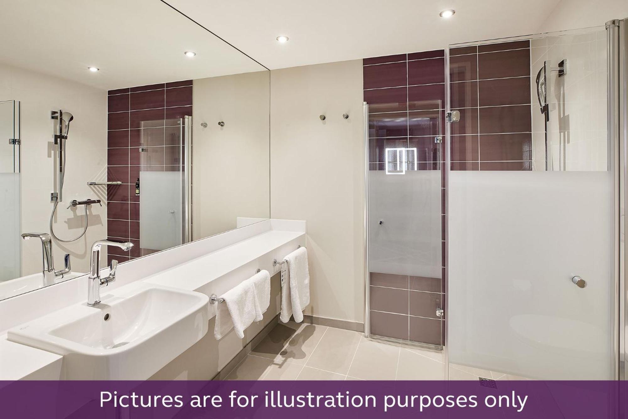 Premier Inn Duesseldorf City Friedrichstadt Ngoại thất bức ảnh