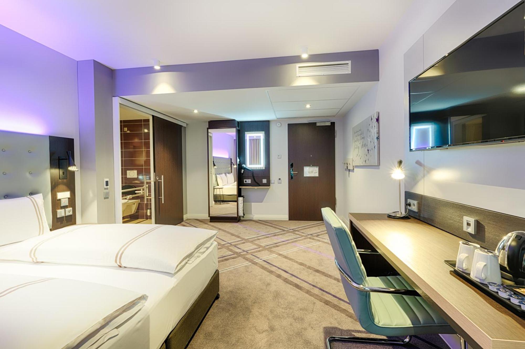 Premier Inn Duesseldorf City Friedrichstadt Ngoại thất bức ảnh