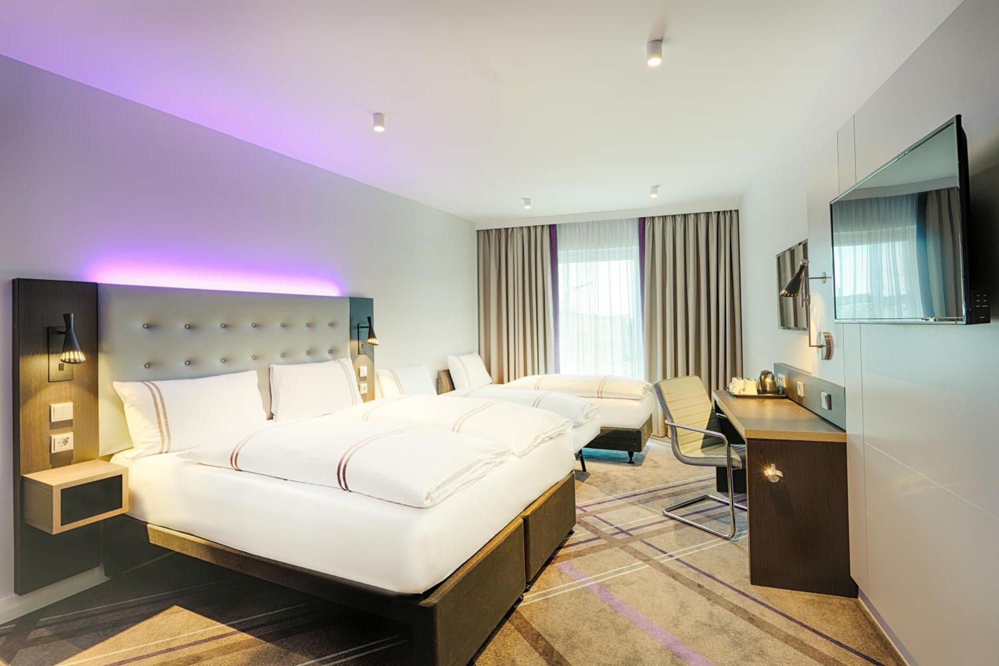 Premier Inn Duesseldorf City Friedrichstadt Ngoại thất bức ảnh