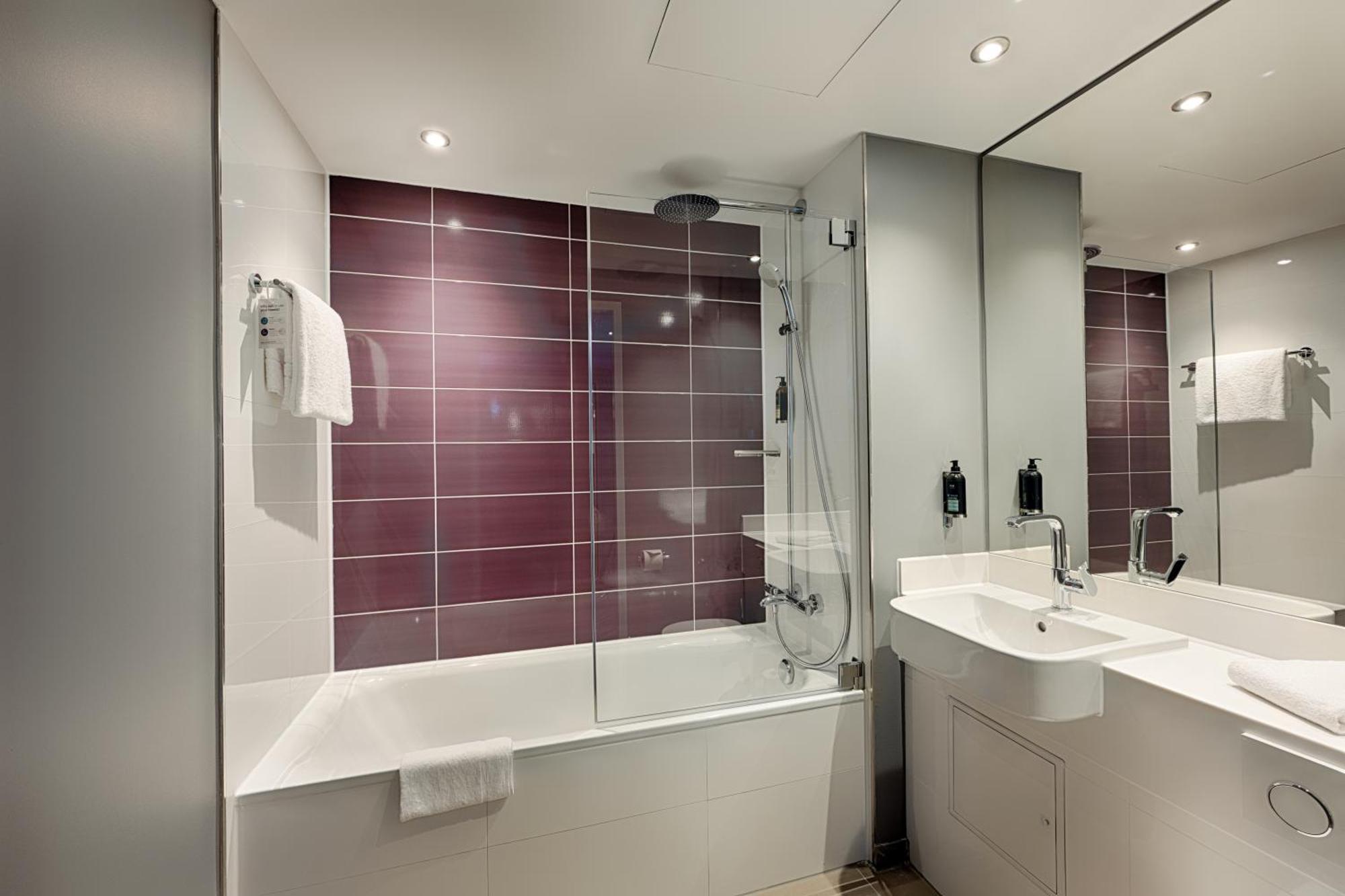 Premier Inn Duesseldorf City Friedrichstadt Ngoại thất bức ảnh